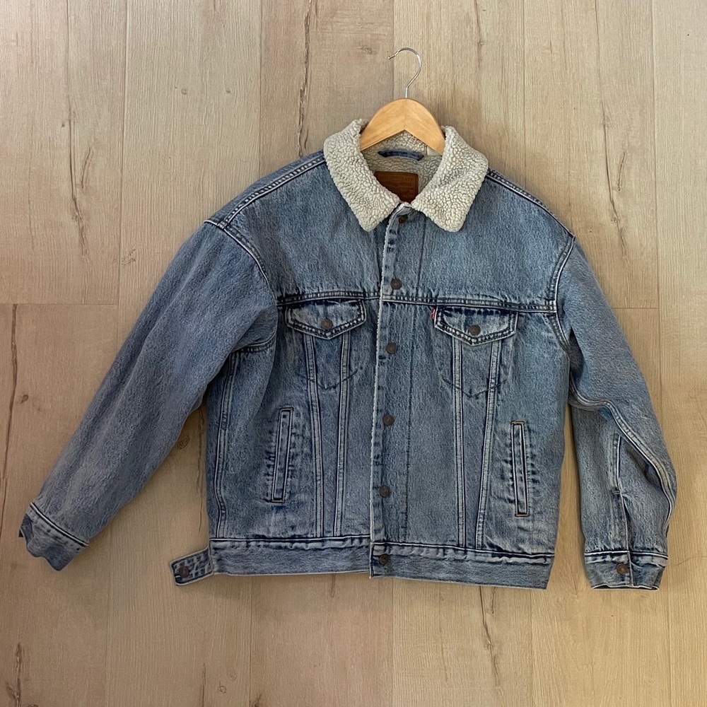 Levis Denim Sherpa Jacket!!